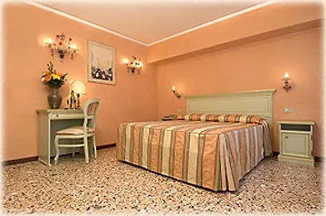 ונציה Hotel Firenze 3*,  איטליה