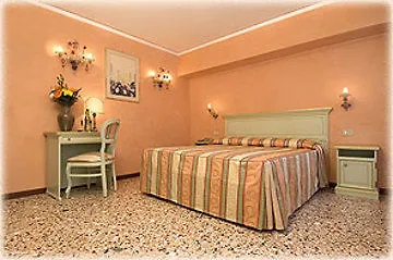 Hotel Firenze Venice