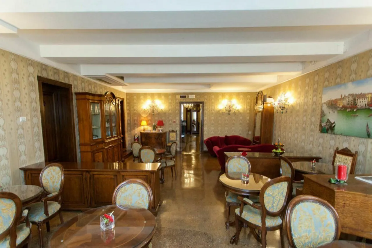 Hotel Firenze Venice 3*,