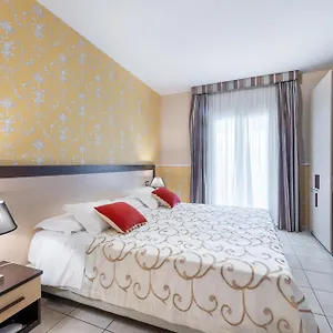 hotel-de-la-ville-relais.it-romehotels.com/