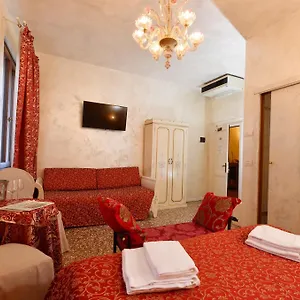 *** Konukevi Casa Martini İtalya