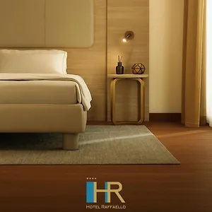 **** Otel Raffaello İtalya