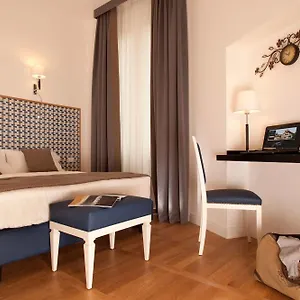 *** Otel Floris İtalya