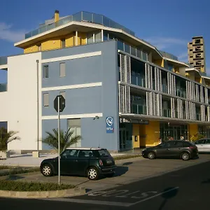 ** Konukevi Daglingegneri İtalya