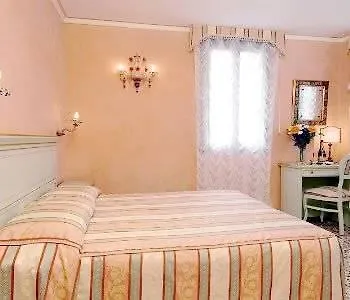 Hotel Firenze Венеция 3*,